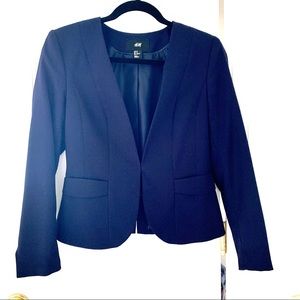 Sleek HM navy blazer